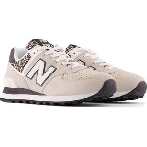 New Balance Women's 574 V2 Essential Sneaker size 7.5